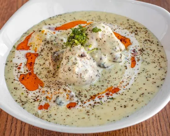 Eggs Benedict with peameal bacon and hollandaise at Sunset Cafe, St. Thomas, ON